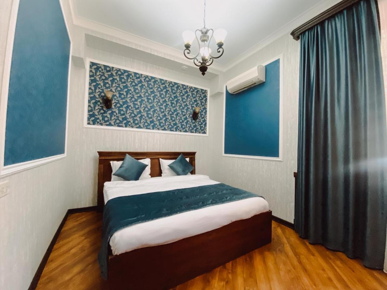 Royal Renaissance Hotel 耶烈万 外观 照片