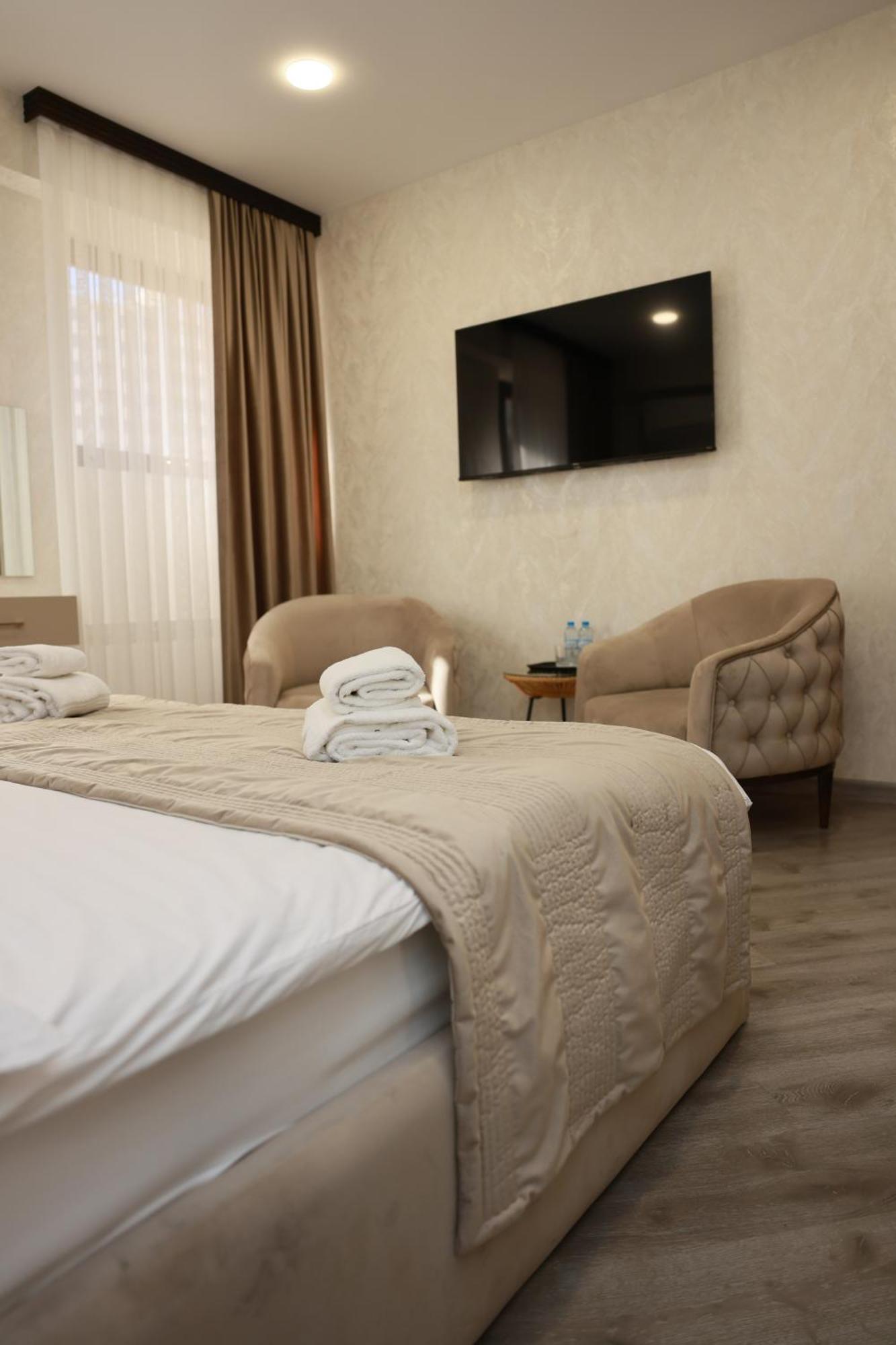 Royal Renaissance Hotel 耶烈万 客房 照片