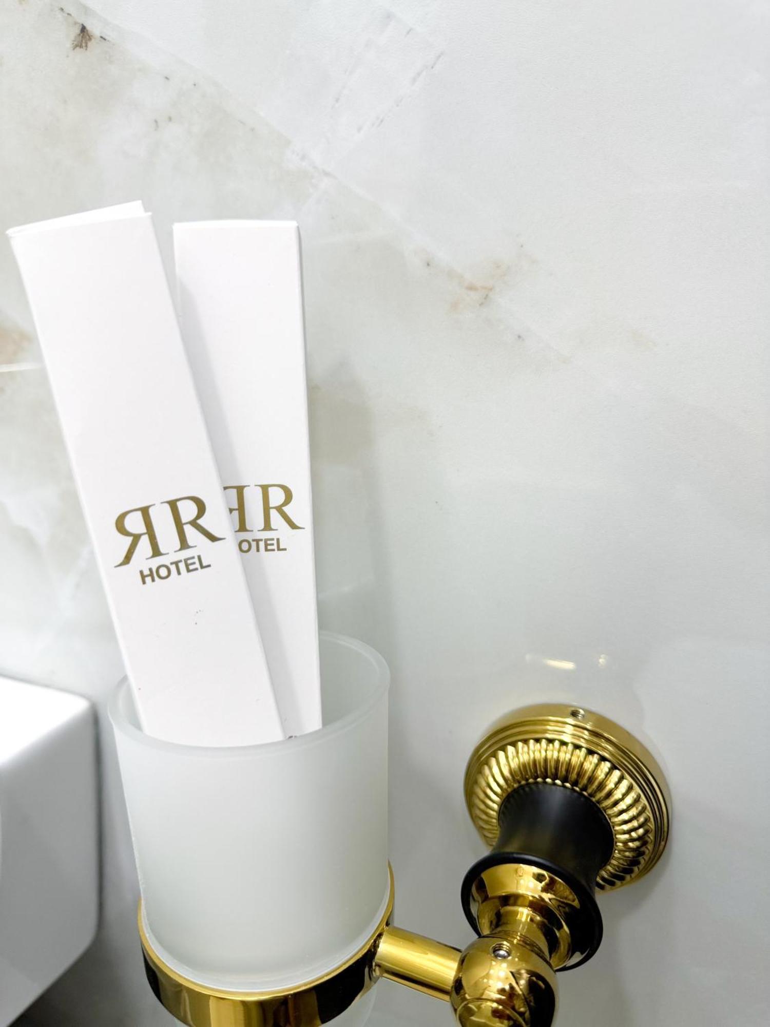 Royal Renaissance Hotel 耶烈万 外观 照片